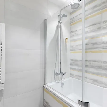 酒店 Mercure Bale Mulhouse Aeroport 布洛泽姆