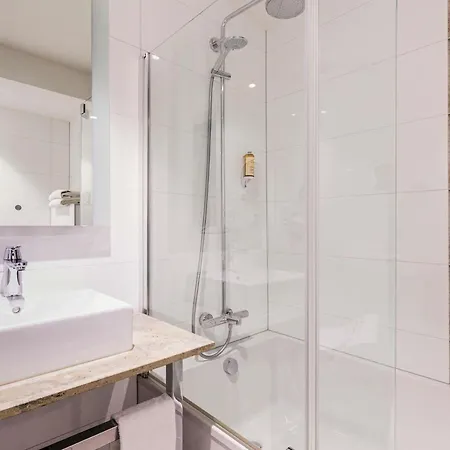 酒店 Mercure Bale Mulhouse Aeroport 4*