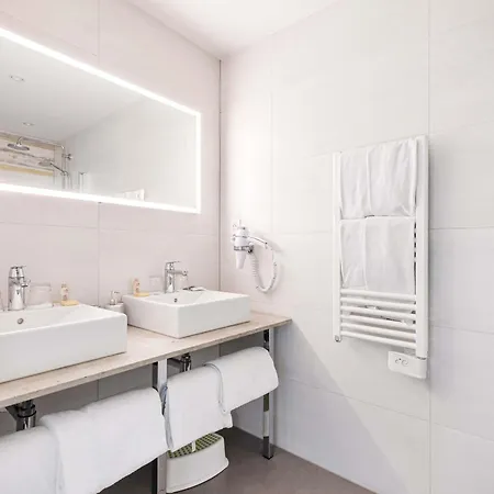 酒店 Mercure Bale Mulhouse Aeroport 4*