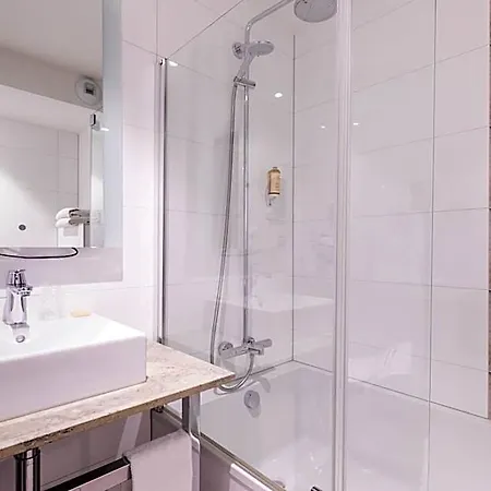 酒店 Mercure Bale Mulhouse Aeroport 4*